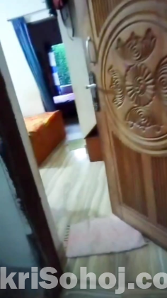 Small Flat / Small Family